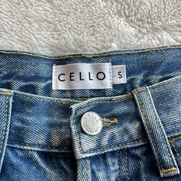 Cello Distressed Jean Shorts - Picture 4 of 6